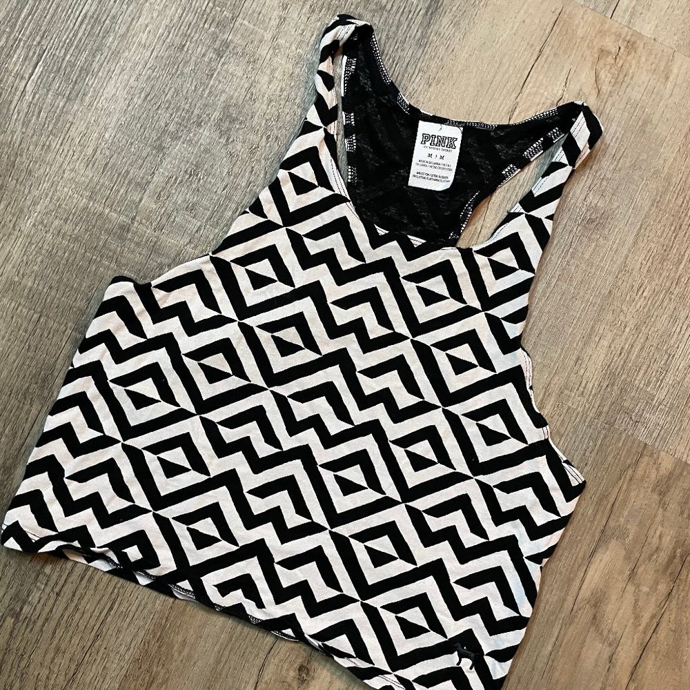 🌈5/$25🌈 Victoria Secret Cropped Chevron Print Top